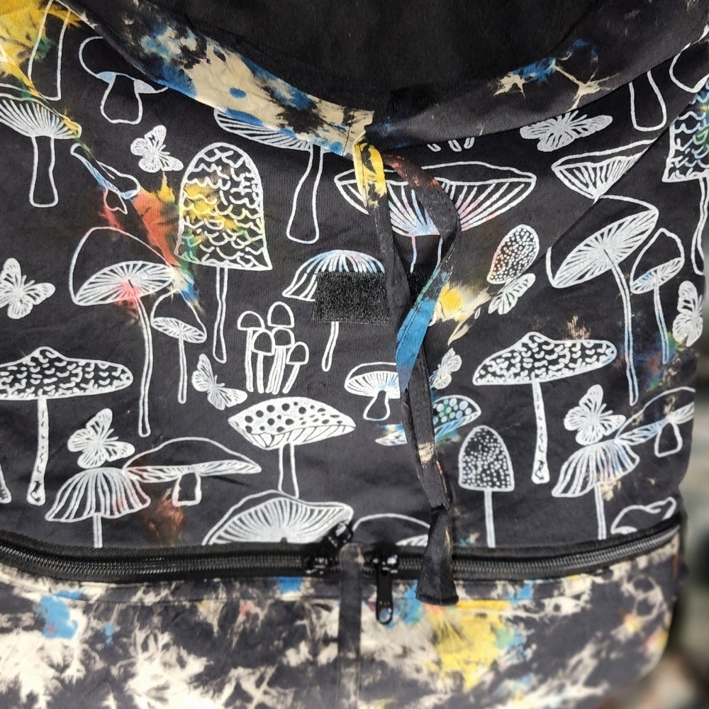 Illustrated Mushroom Tie Dye Backpack bought from Earthbound Trading Company NWT - Picture 4 of 9